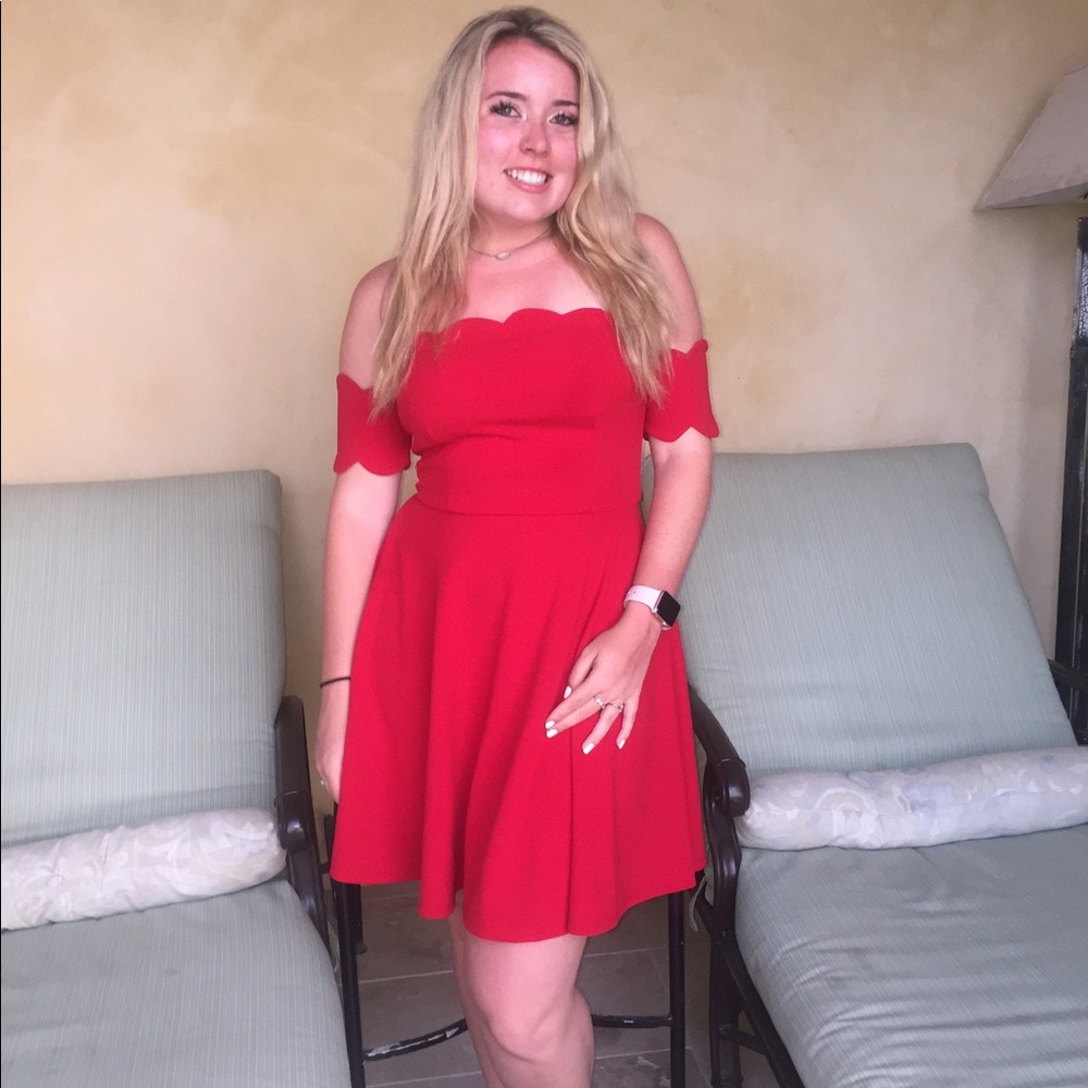 Red Dress - Picture 3 of 4